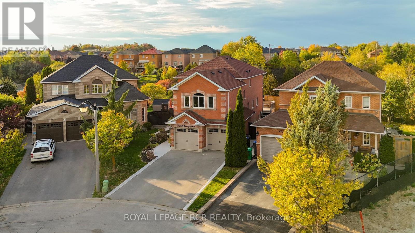 15 Jack Kenny Court, Caledon, Ontario  L7E 2M5 - Photo 4 - W12459501