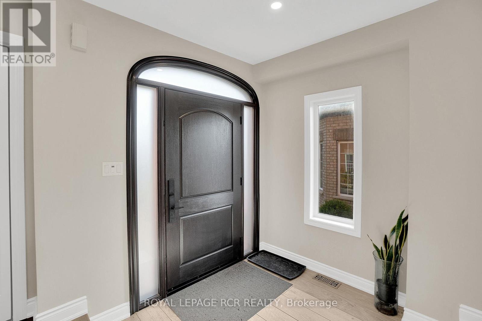 15 Jack Kenny Court, Caledon, Ontario  L7E 2M5 - Photo 6 - W12459501