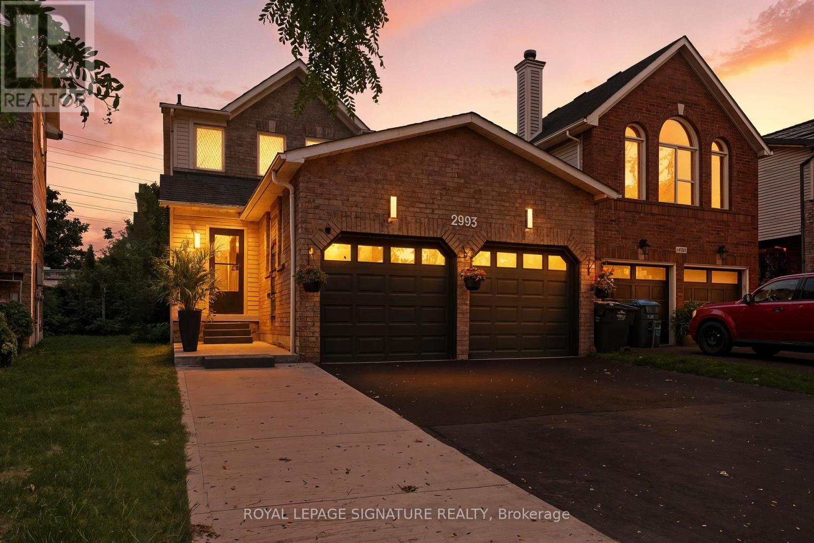 2993 Gulfstream Way, Mississauga, Ontario  L5N 6J8 - Photo 2 - W12459505