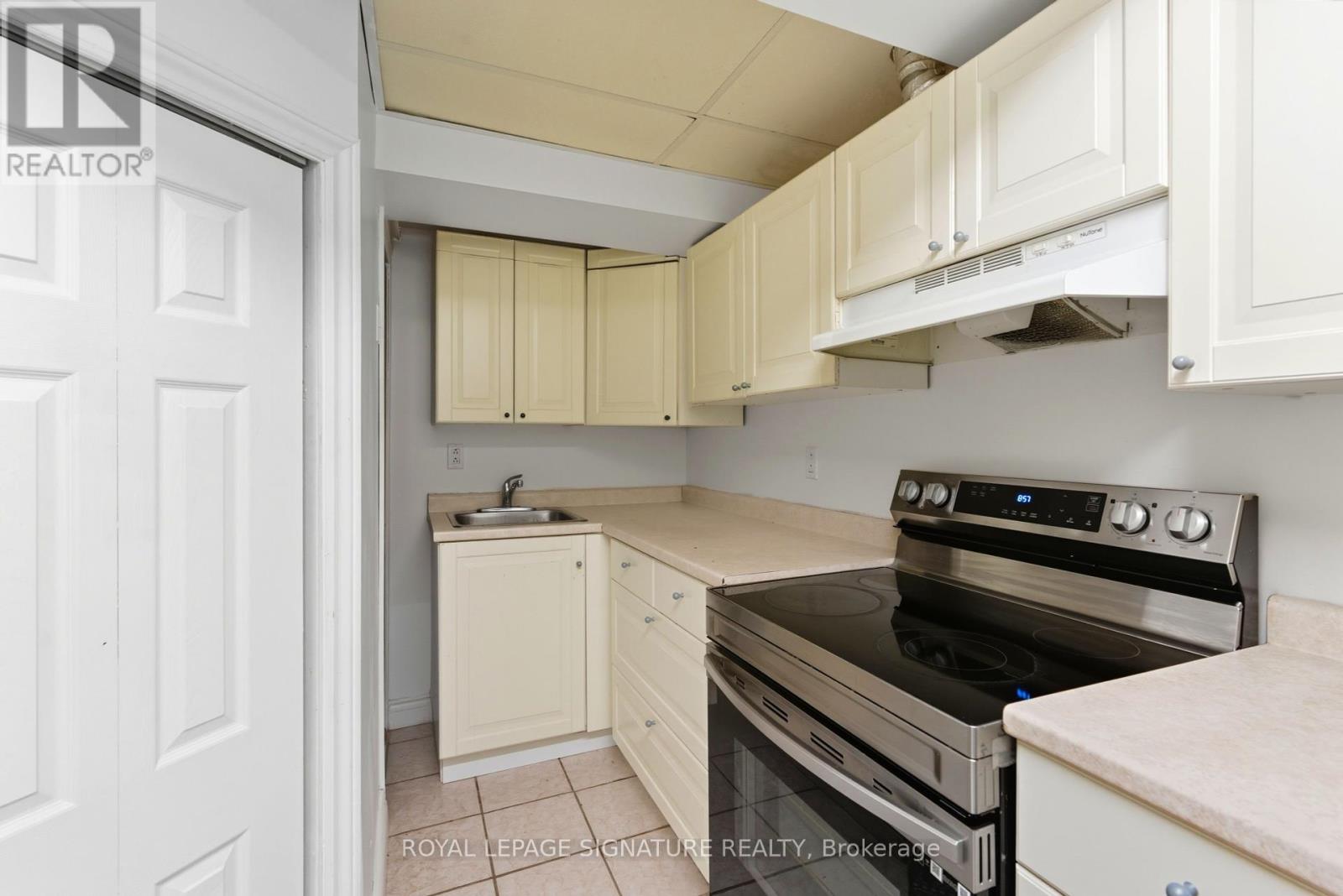 2993 Gulfstream Way, Mississauga, Ontario  L5N 6J8 - Photo 30 - W12459505