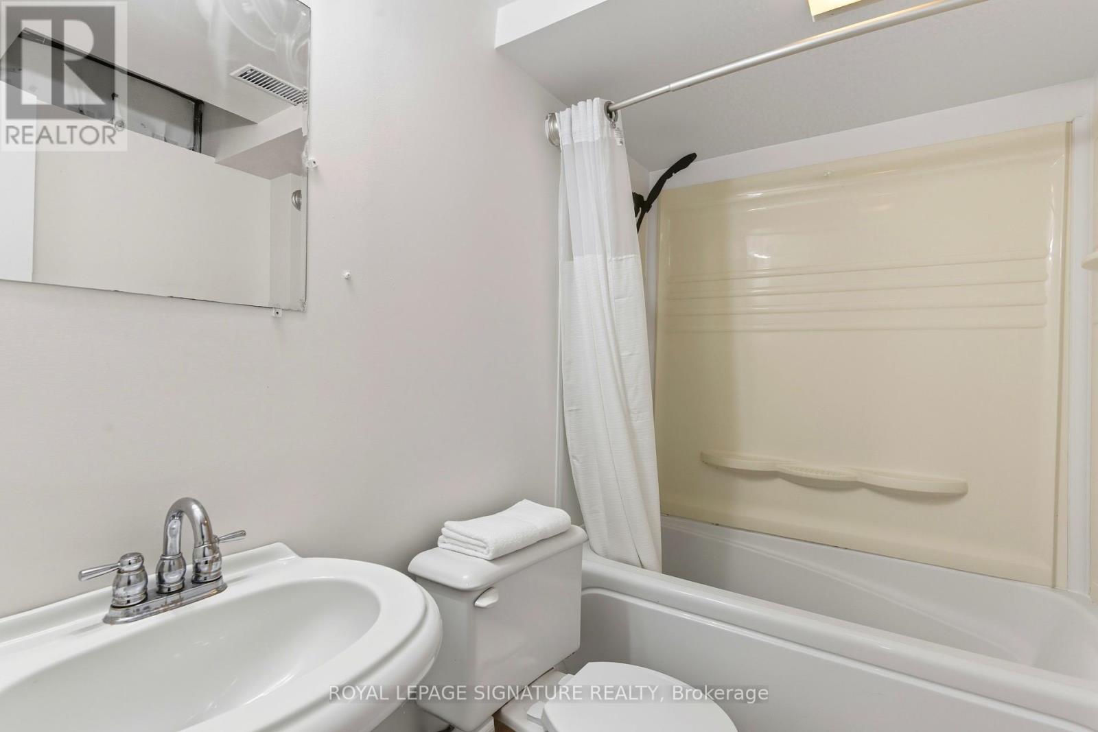 2993 Gulfstream Way, Mississauga, Ontario  L5N 6J8 - Photo 31 - W12459505