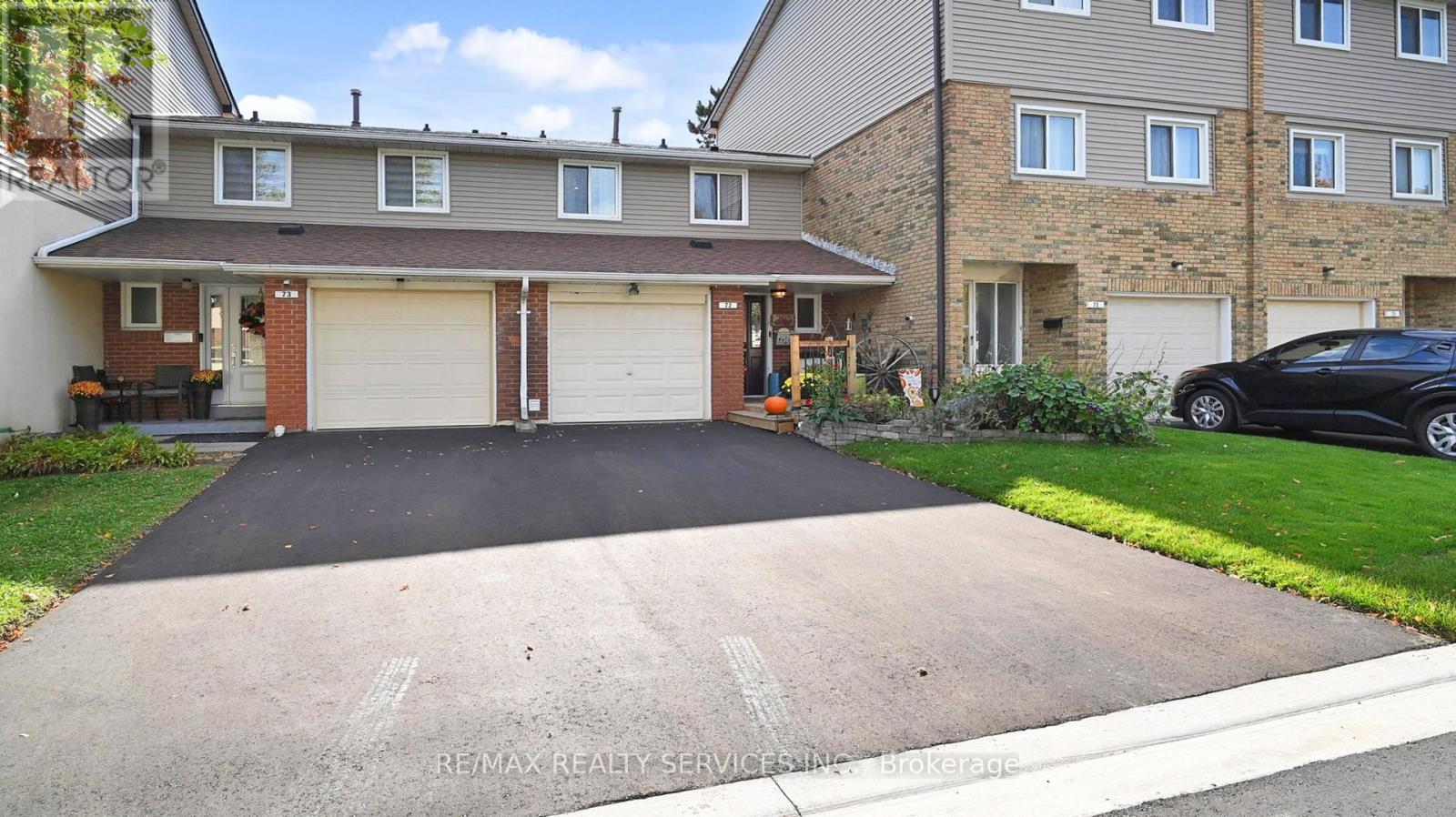 72 - 72 Carisbrooke Court, Brampton, Ontario  L6S 3K1 - Photo 2 - W12459523