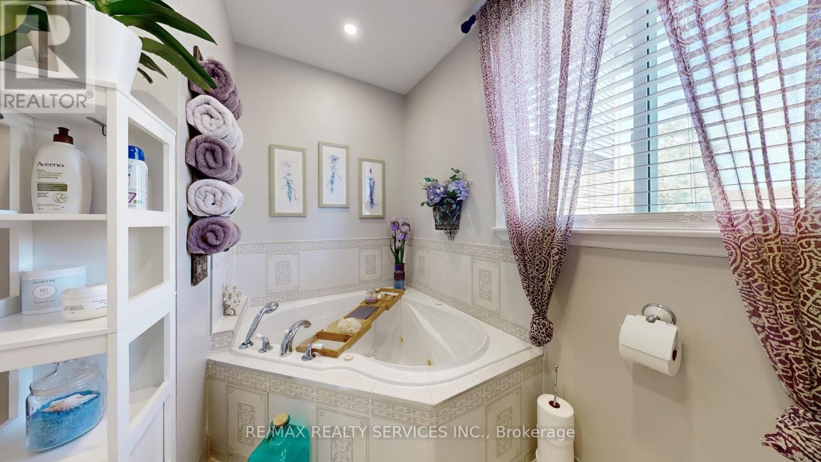 72 - 72 Carisbrooke Court, Brampton, Ontario  L6S 3K1 - Photo 27 - W12459523