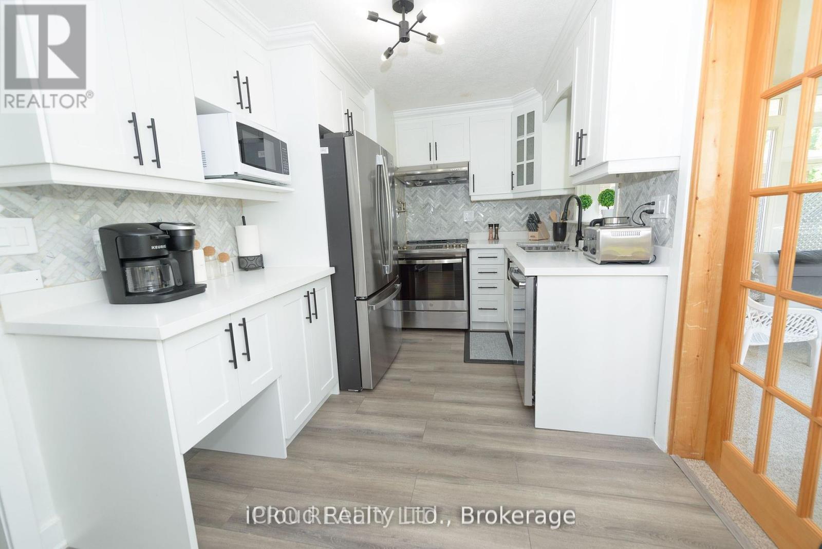 245 2nd Avenue E, Owen Sound, Ontario  N4K 2E8 - Photo 4 - X12459497