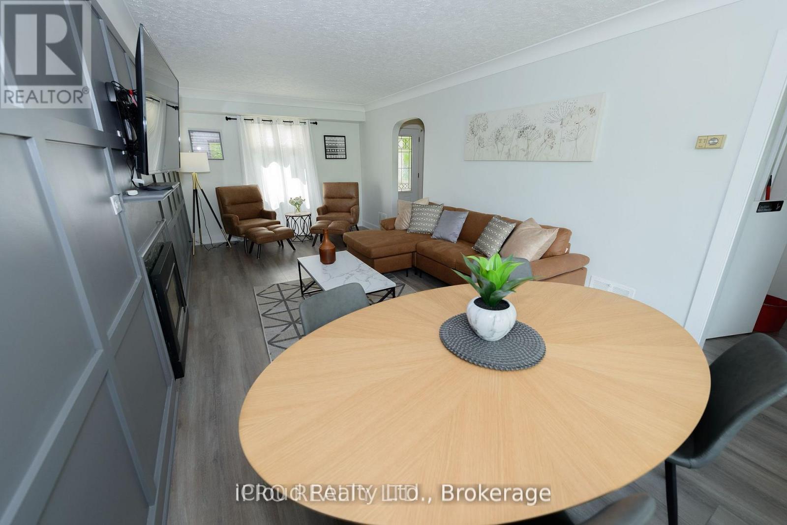 245 2nd Avenue E, Owen Sound, Ontario  N4K 2E8 - Photo 9 - X12459497
