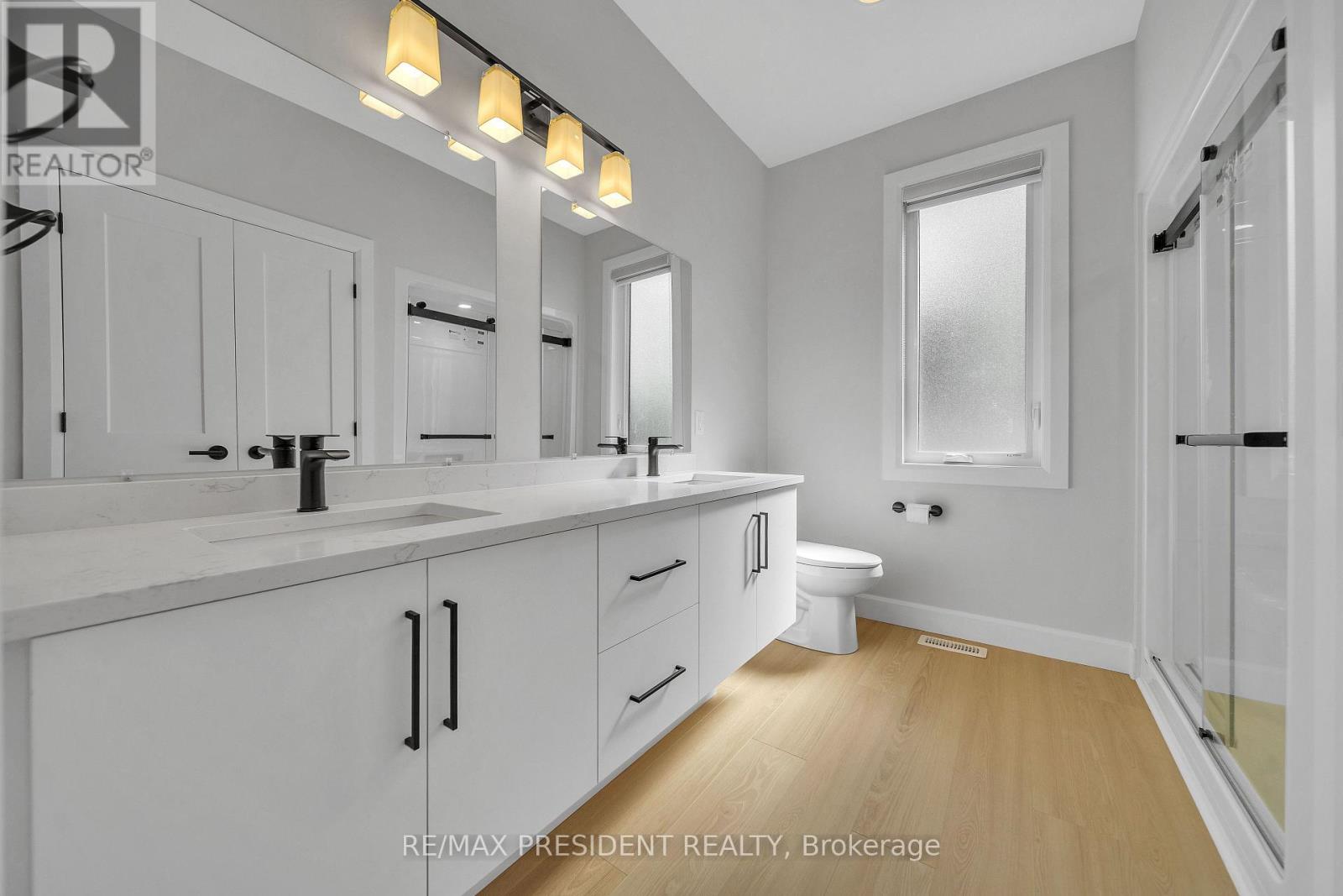 88 O'neil Street, Chatham-Kent, Ontario  N7M 3A3 - Photo 32 - X12459508