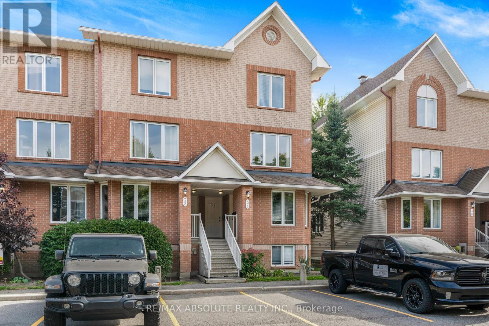 32 BONFIELD PRIVATE, Ottawa, Ontario