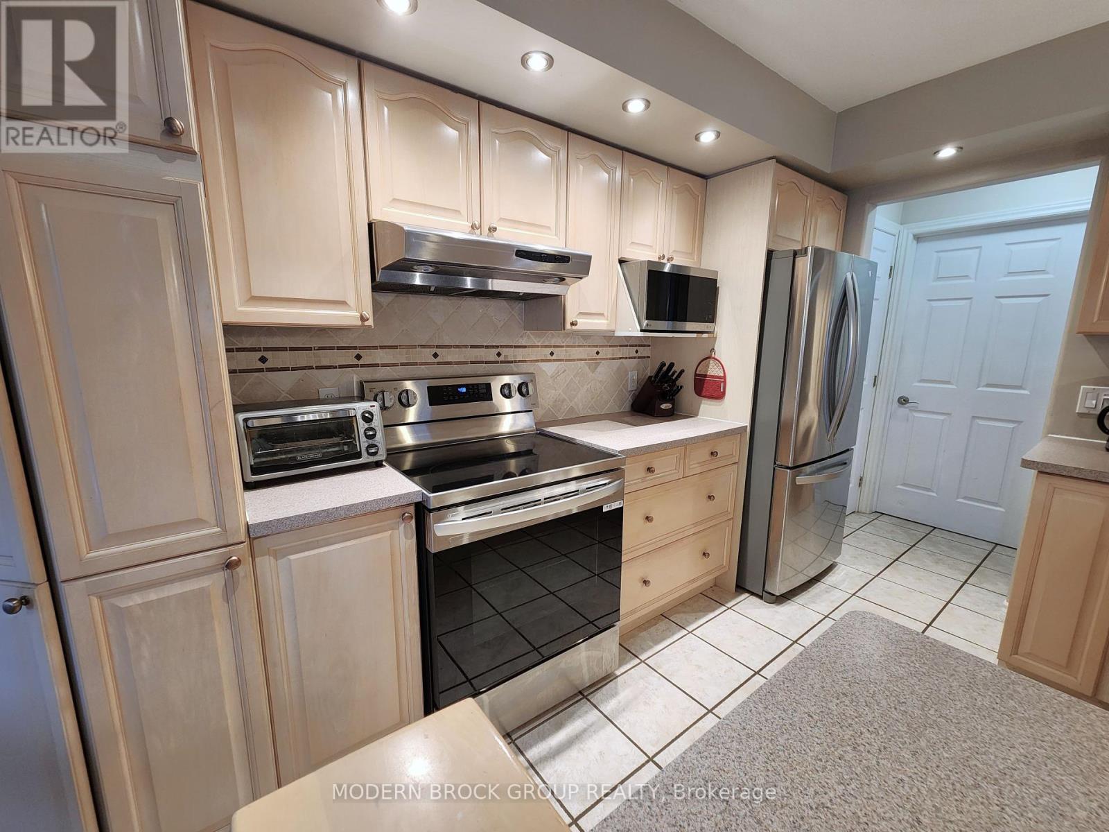 1295 Cuthbertson Avenue, Brockville, Ontario  K6V 6Y2 - Photo 16 - X12459405