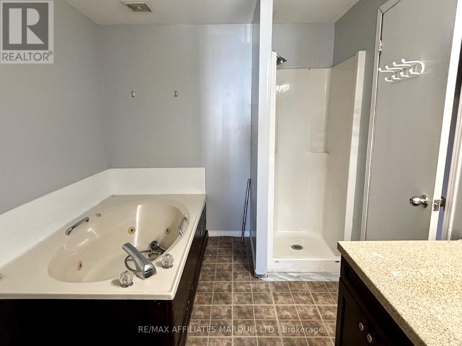 111 Jobin Avenue, Cornwall, Ontario  K6J 3K9 - Photo 13 - X12459565