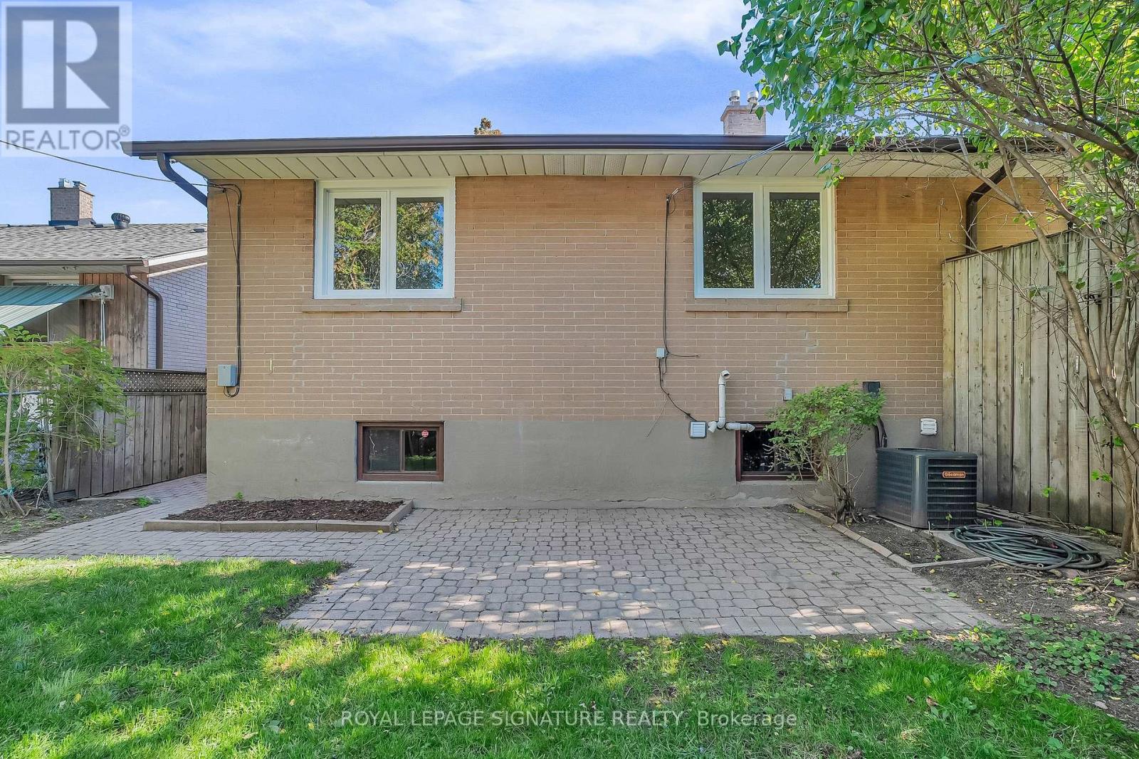 15 Tulane Crescent, Toronto, Ontario  M3A 2B9 - Photo 38 - C12459548