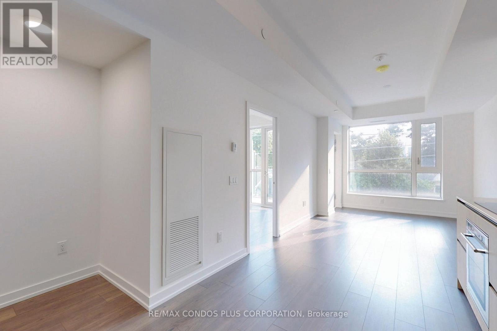 305 - 150 Logan Avenue, Toronto, Ontario  M4M 0E4 - Photo 5 - E12459553