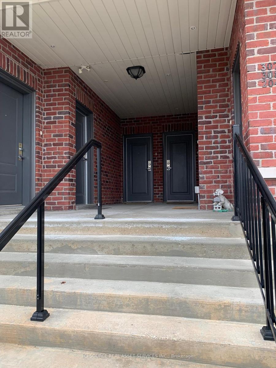 303 - 487 Queen Street, Newmarket, Ontario  L3Y 2H3 - Photo 3 - N12459552