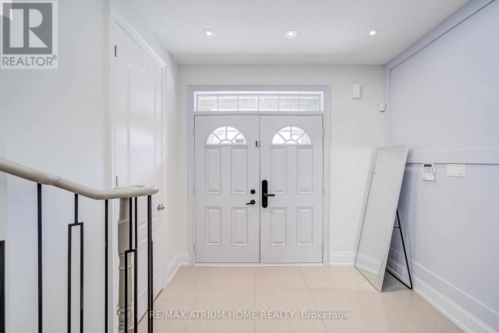 59 Gorman Avenue, Vaughan, Ontario  L4H 0Z6 - Photo 3 - N12459559