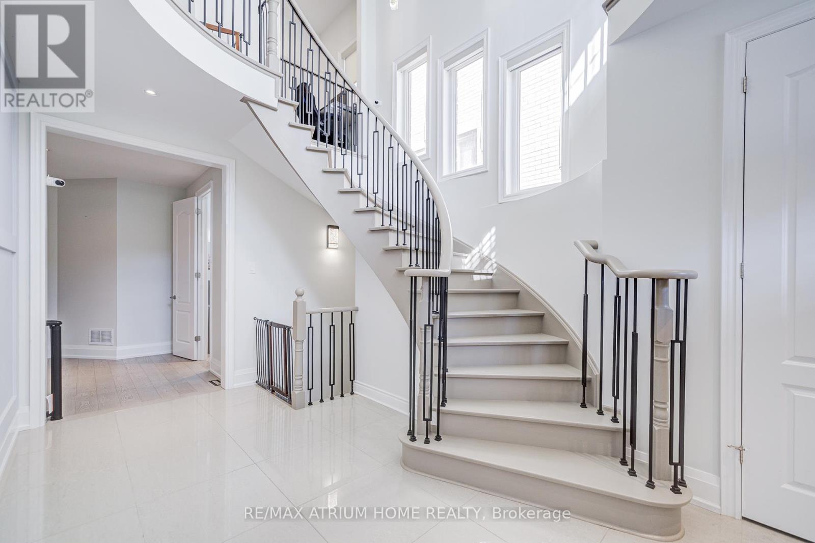 59 Gorman Avenue, Vaughan, Ontario  L4H 0Z6 - Photo 4 - N12459559