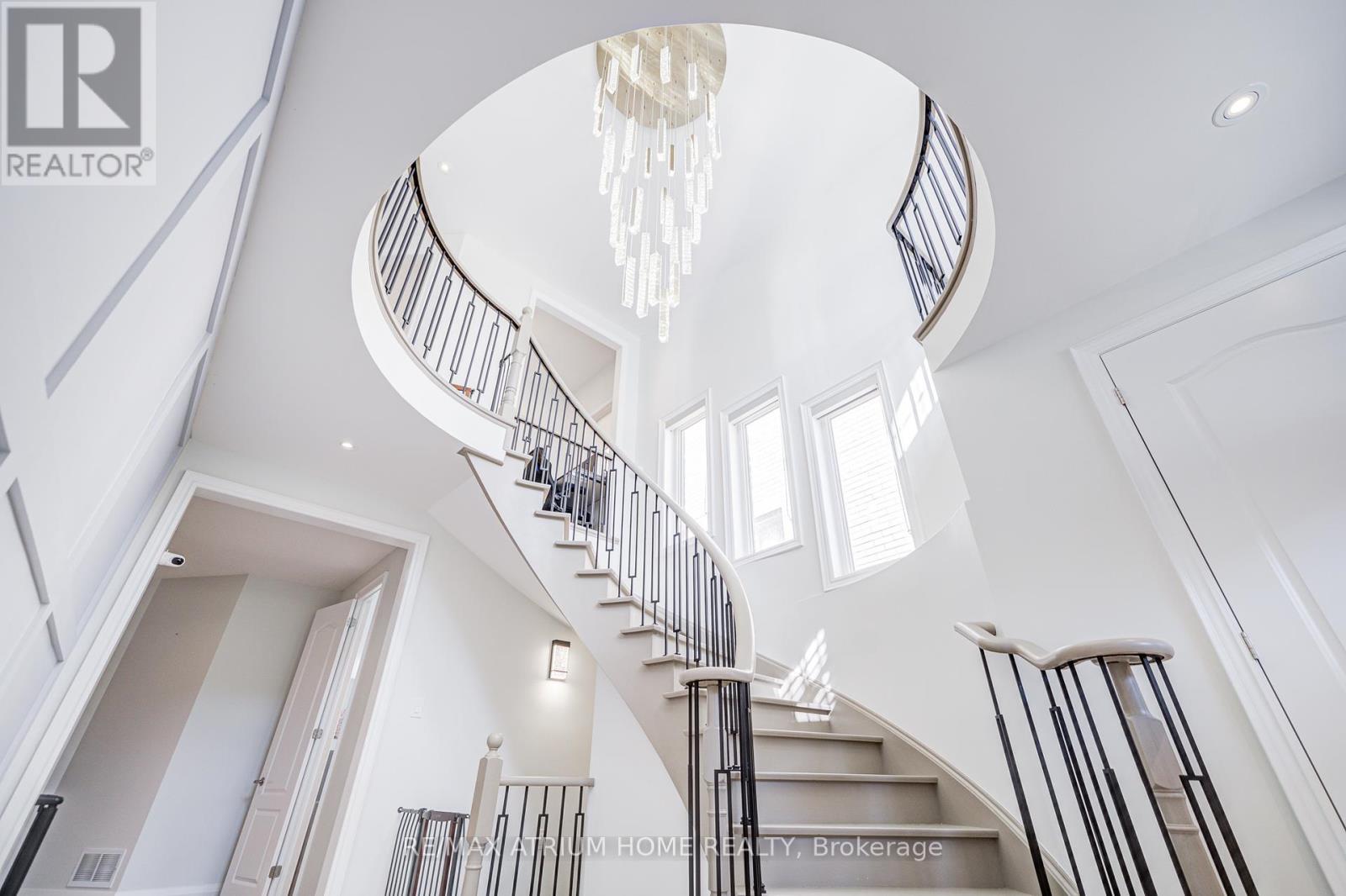 59 Gorman Avenue, Vaughan, Ontario  L4H 0Z6 - Photo 5 - N12459559