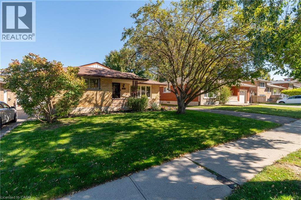 352 Vanier Drive, Kitchener, Ontario  N2C 1J9 - Photo 2 - 40778615