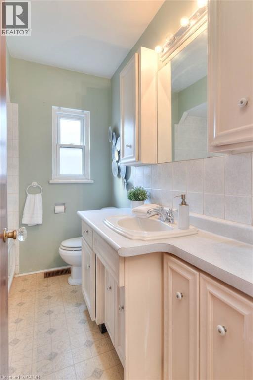 42 Boehmer Street, Kitchener, Ontario  N2H 4N3 - Photo 15 - 40777817