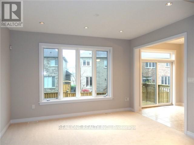 51 Hazelton Avenue, Hamilton, Ontario  L9B 0E7 - Photo 5 - X12459560