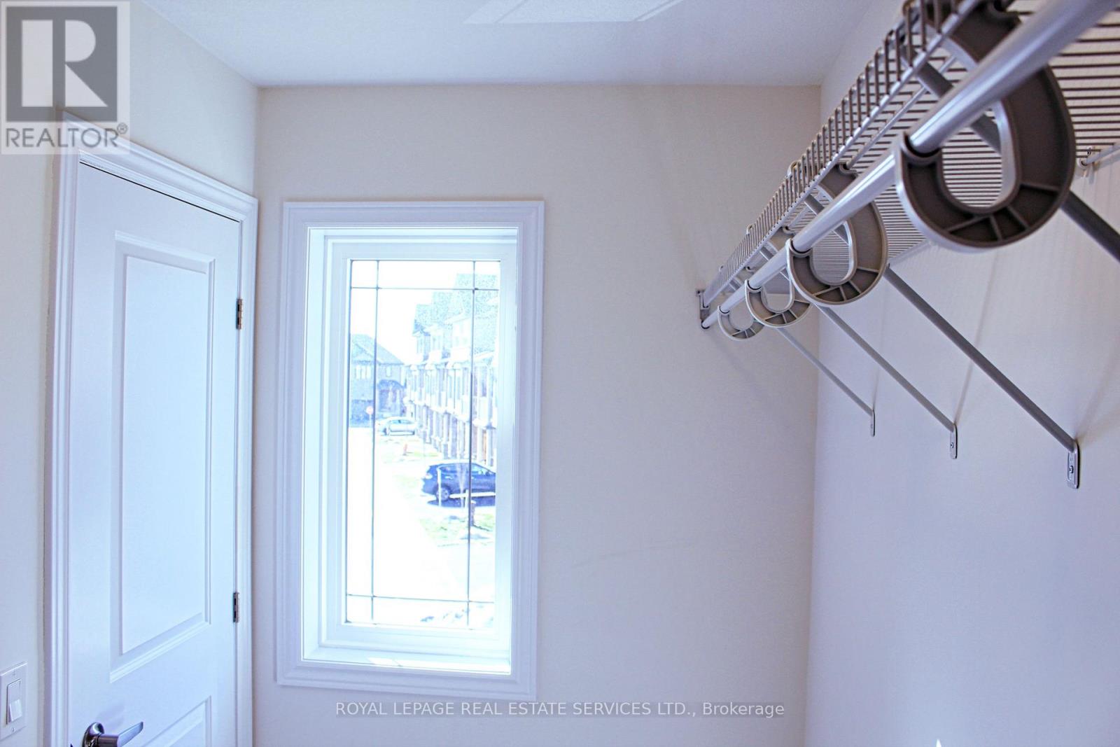 77 Diana Avenue, Brantford, Ontario  N3T 0R6 - Photo 25 - X12459562