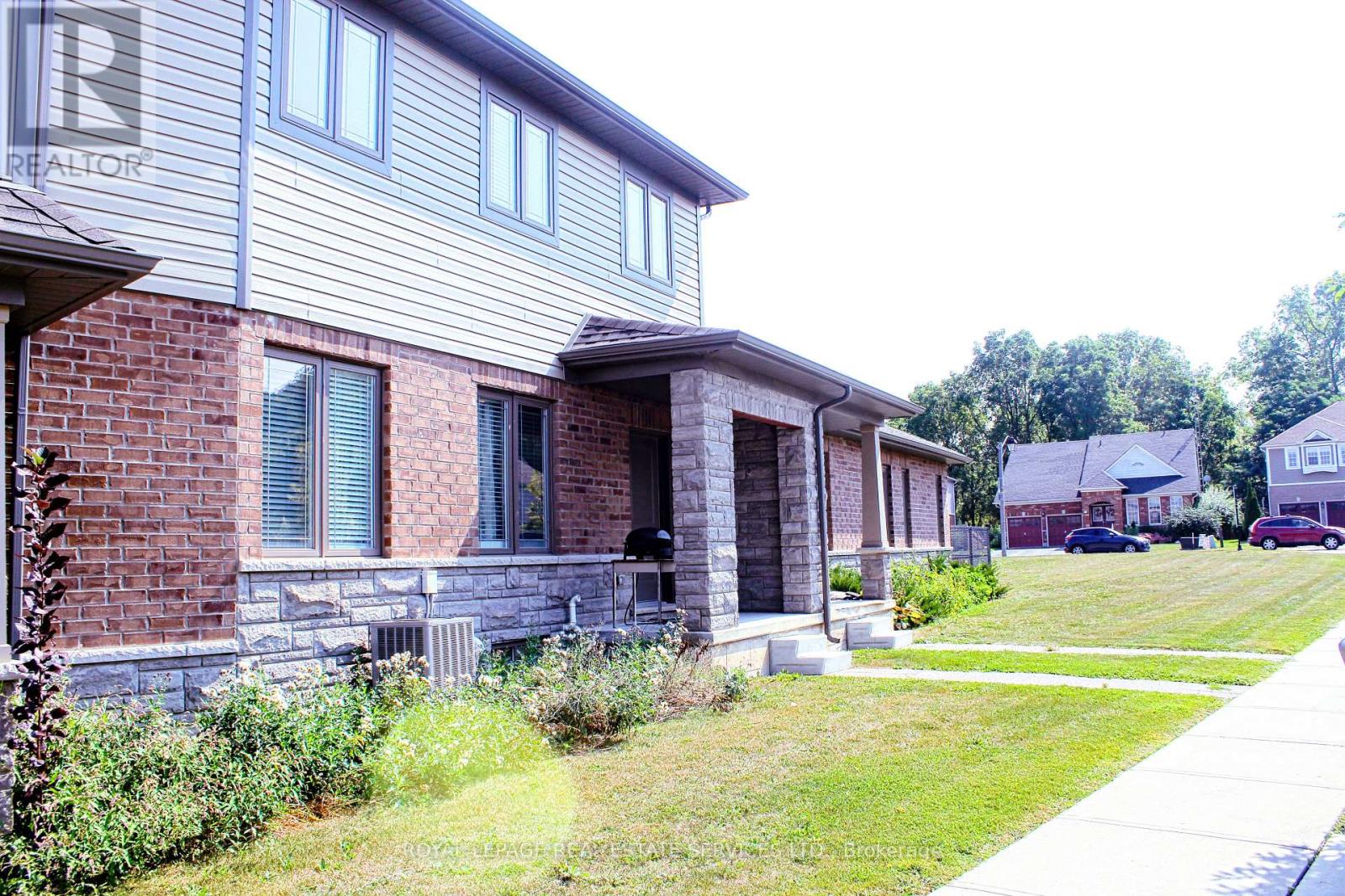 77 Diana Avenue, Brantford, Ontario  N3T 0R6 - Photo 38 - X12459562