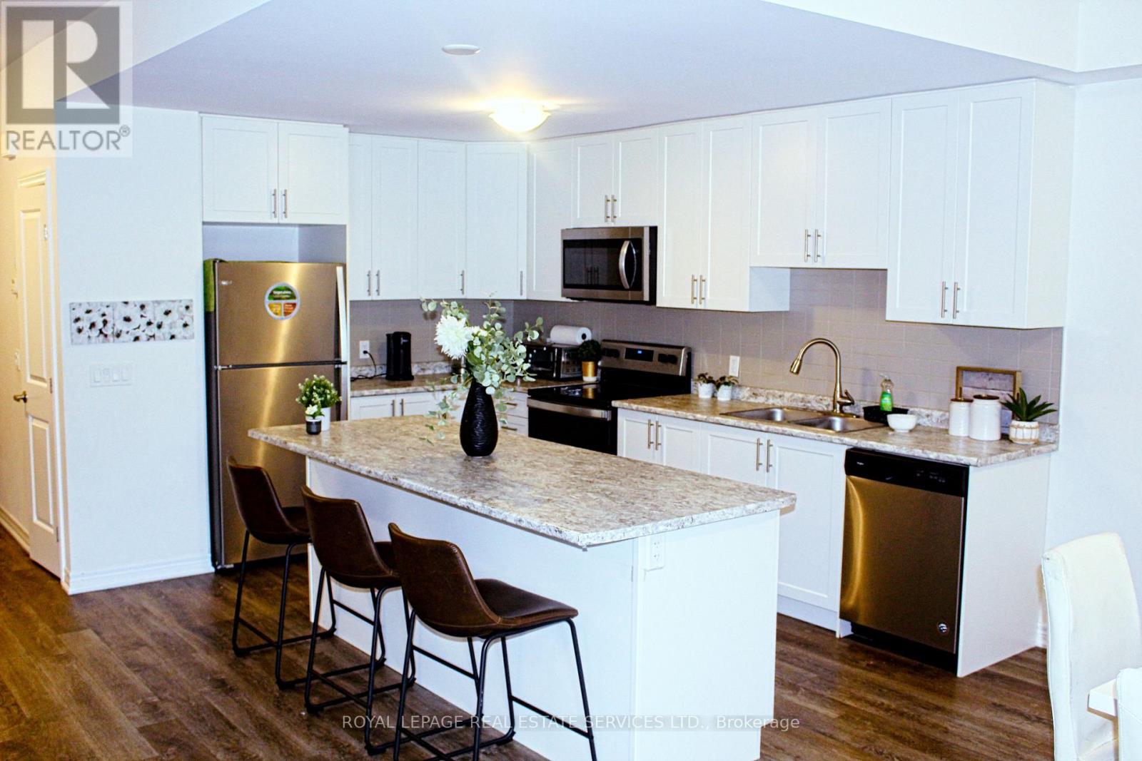 77 Diana Avenue, Brantford, Ontario  N3T 0R6 - Photo 6 - X12459562
