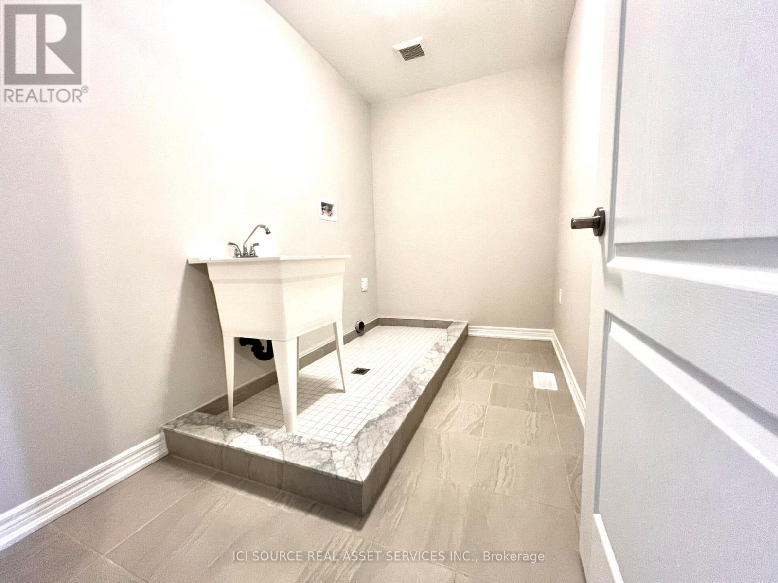51 Lloyd Davies Way, Hamilton, Ontario  L0R 1C0 - Photo 26 - X12459563