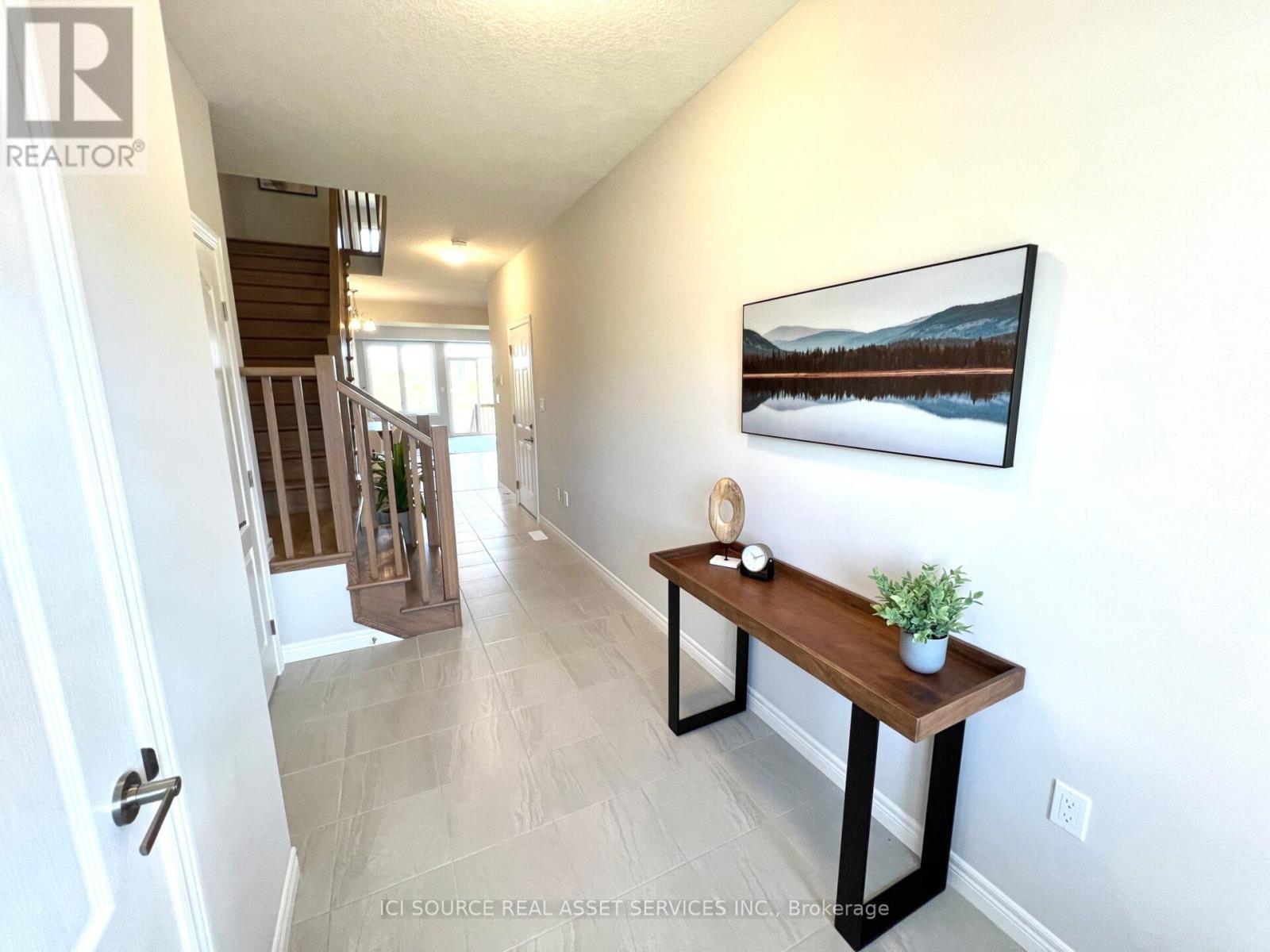 51 Lloyd Davies Way, Hamilton, Ontario  L0R 1C0 - Photo 4 - X12459563