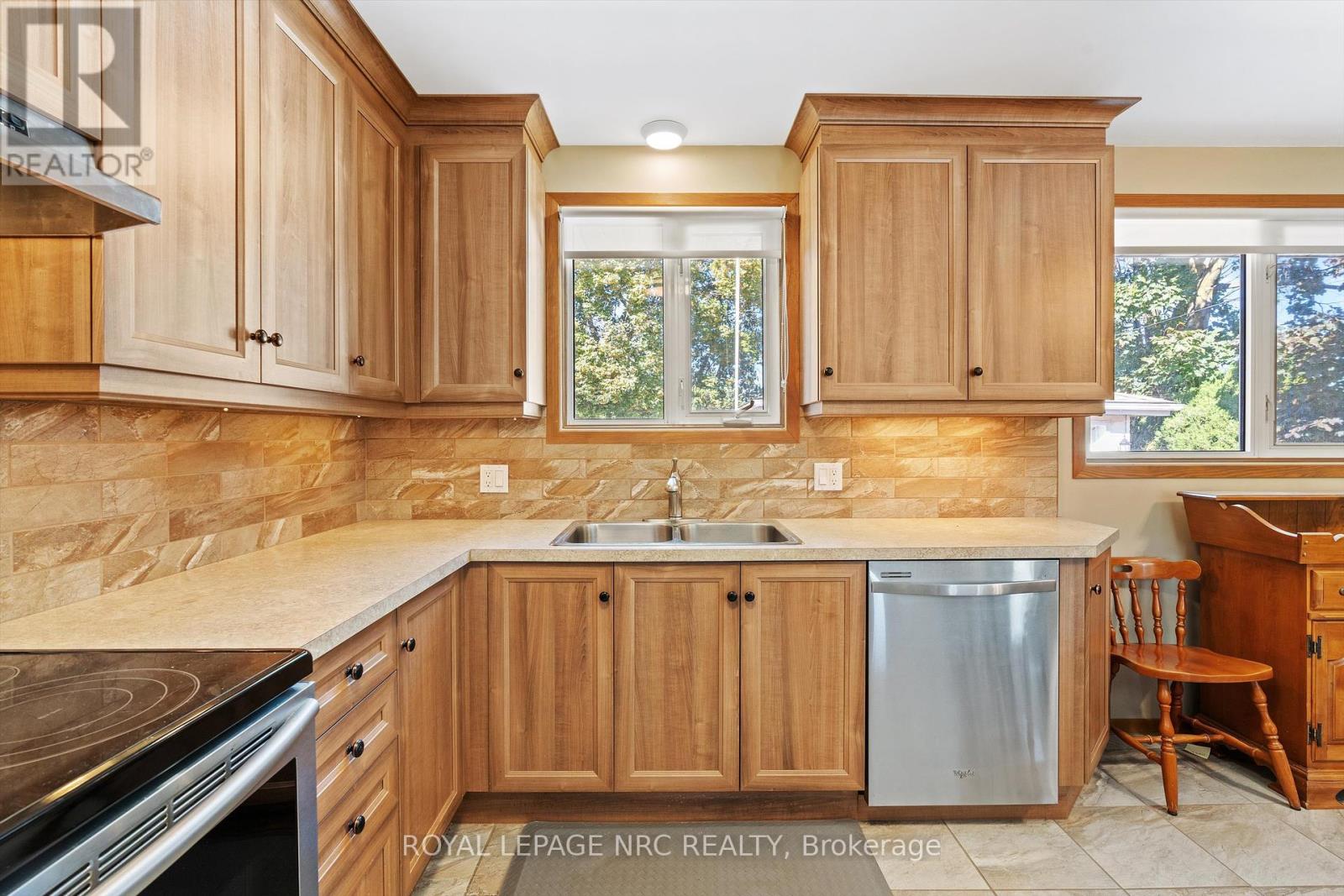 270 St. Paul Street W, St. Catharines, Ontario  L2S 2E7 - Photo 9 - X12459582