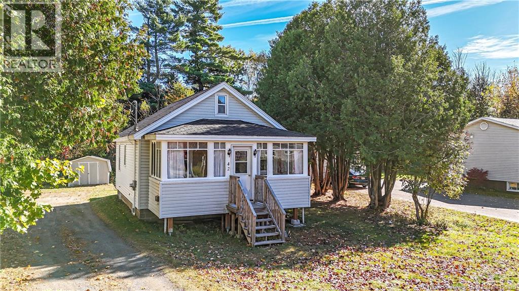 42 Coronation Street, Fredericton, New Brunswick  E3A 4K7 - Photo 1 - NB128366
