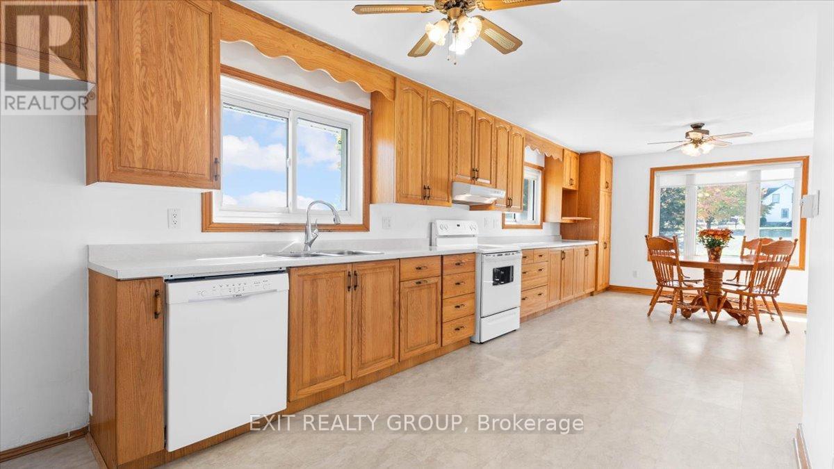 654 Fish And Game Club Road, Quinte West (Sidney Ward), Ontario  K0K 2C0 - Photo 12 - X12451844