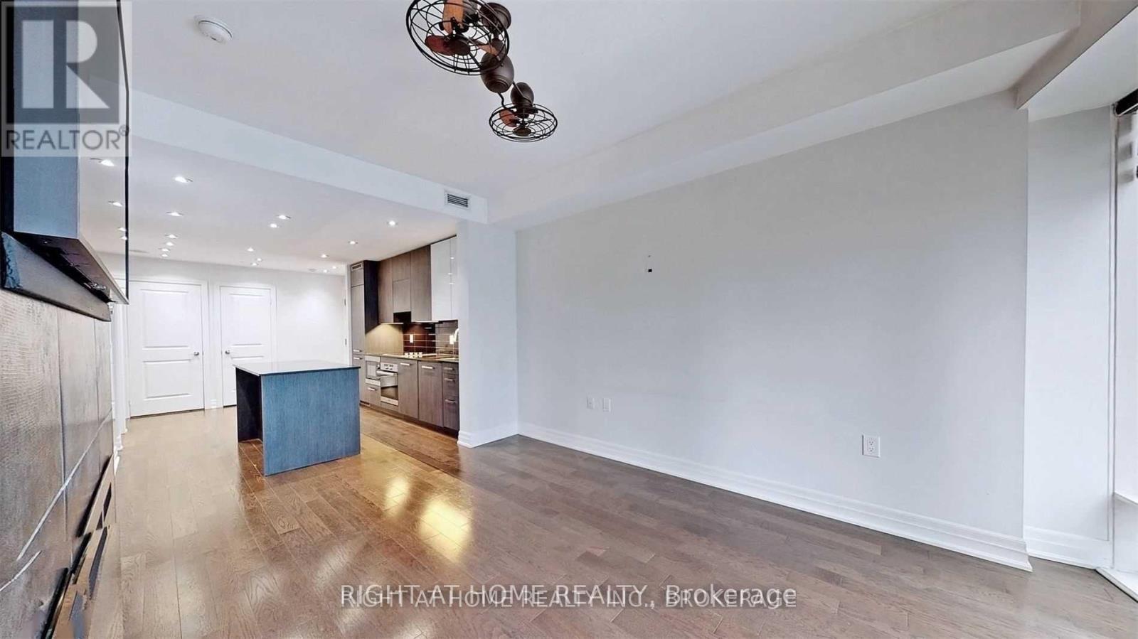 1512 - 8 The Esplanade Avenue, Toronto, Ontario  M5E 0A6 - Photo 13 - C12459581