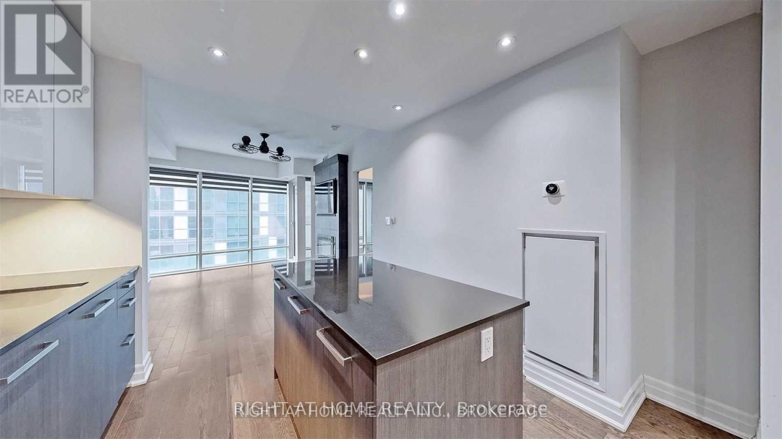 1512 - 8 The Esplanade Avenue, Toronto, Ontario  M5E 0A6 - Photo 15 - C12459581