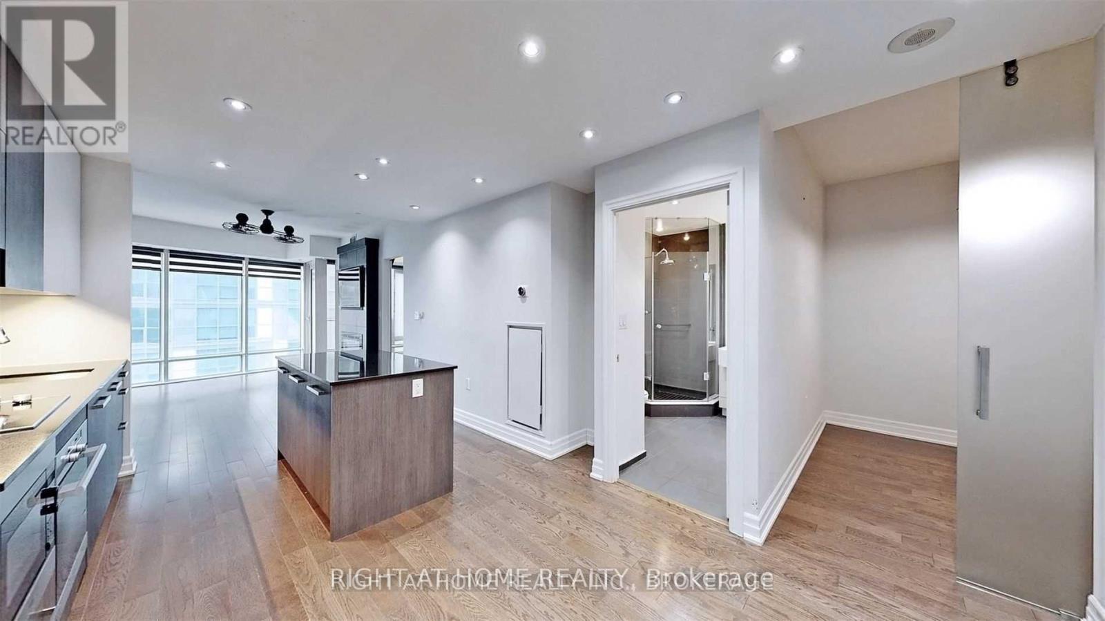 1512 - 8 The Esplanade Avenue, Toronto, Ontario  M5E 0A6 - Photo 17 - C12459581