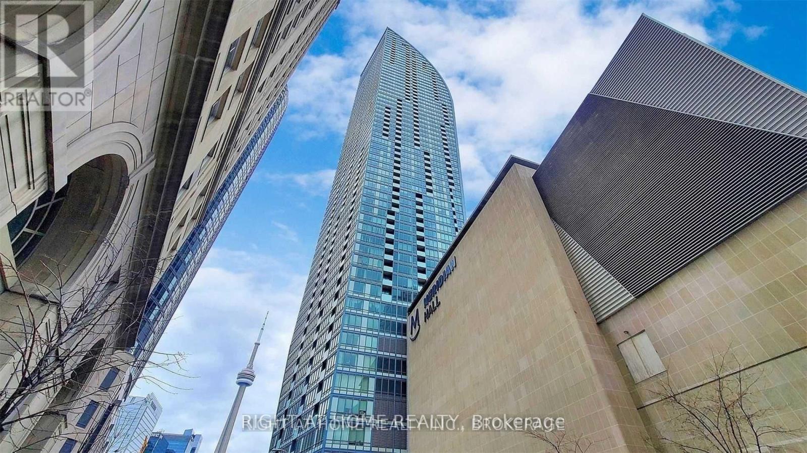 1512 - 8 The Esplanade Avenue, Toronto, Ontario  M5E 0A6 - Photo 2 - C12459581