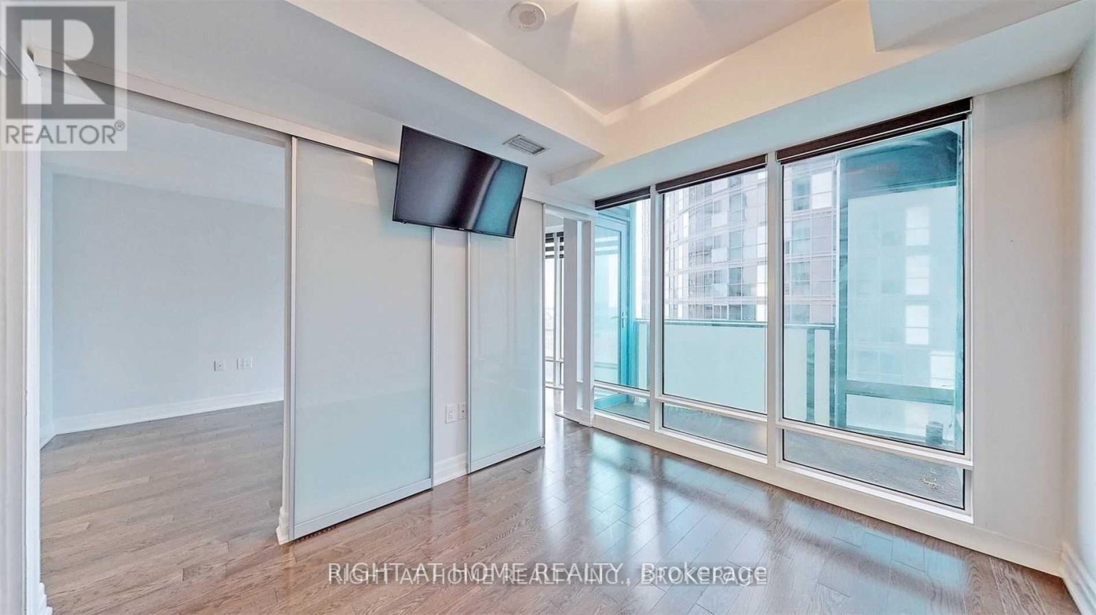 1512 - 8 The Esplanade Avenue, Toronto, Ontario  M5E 0A6 - Photo 20 - C12459581