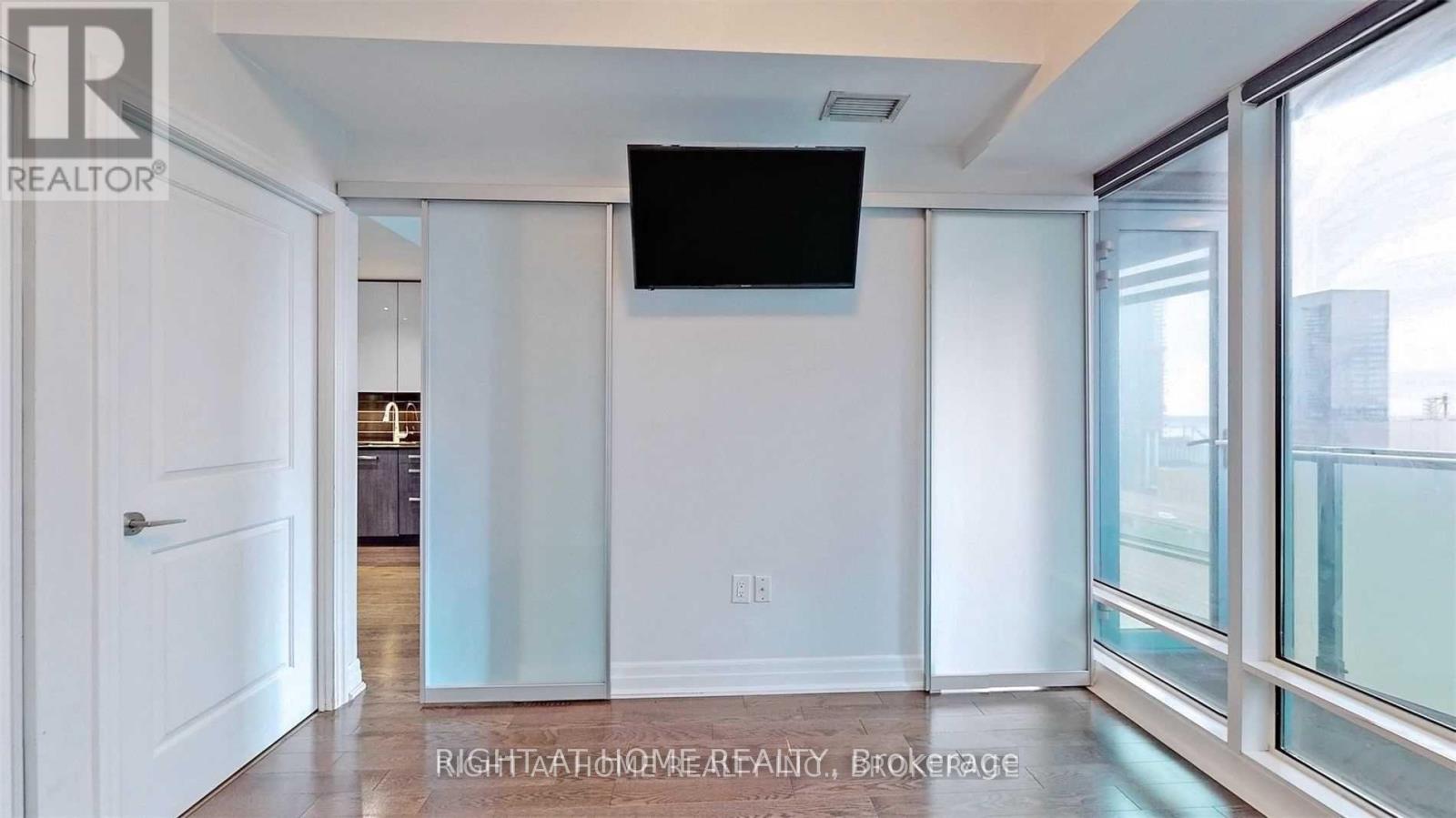 1512 - 8 The Esplanade Avenue, Toronto, Ontario  M5E 0A6 - Photo 21 - C12459581