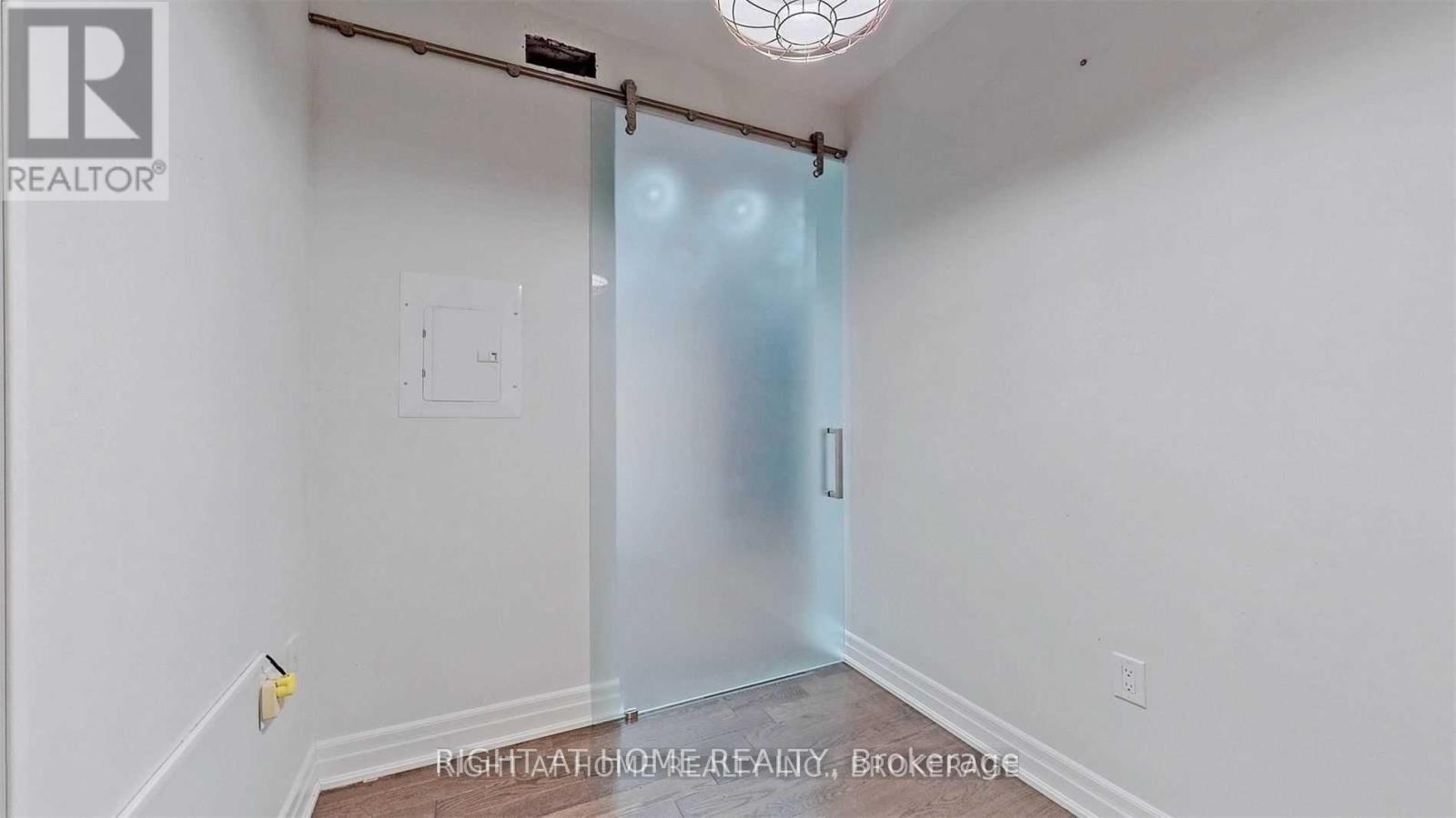 1512 - 8 The Esplanade Avenue, Toronto, Ontario  M5E 0A6 - Photo 26 - C12459581