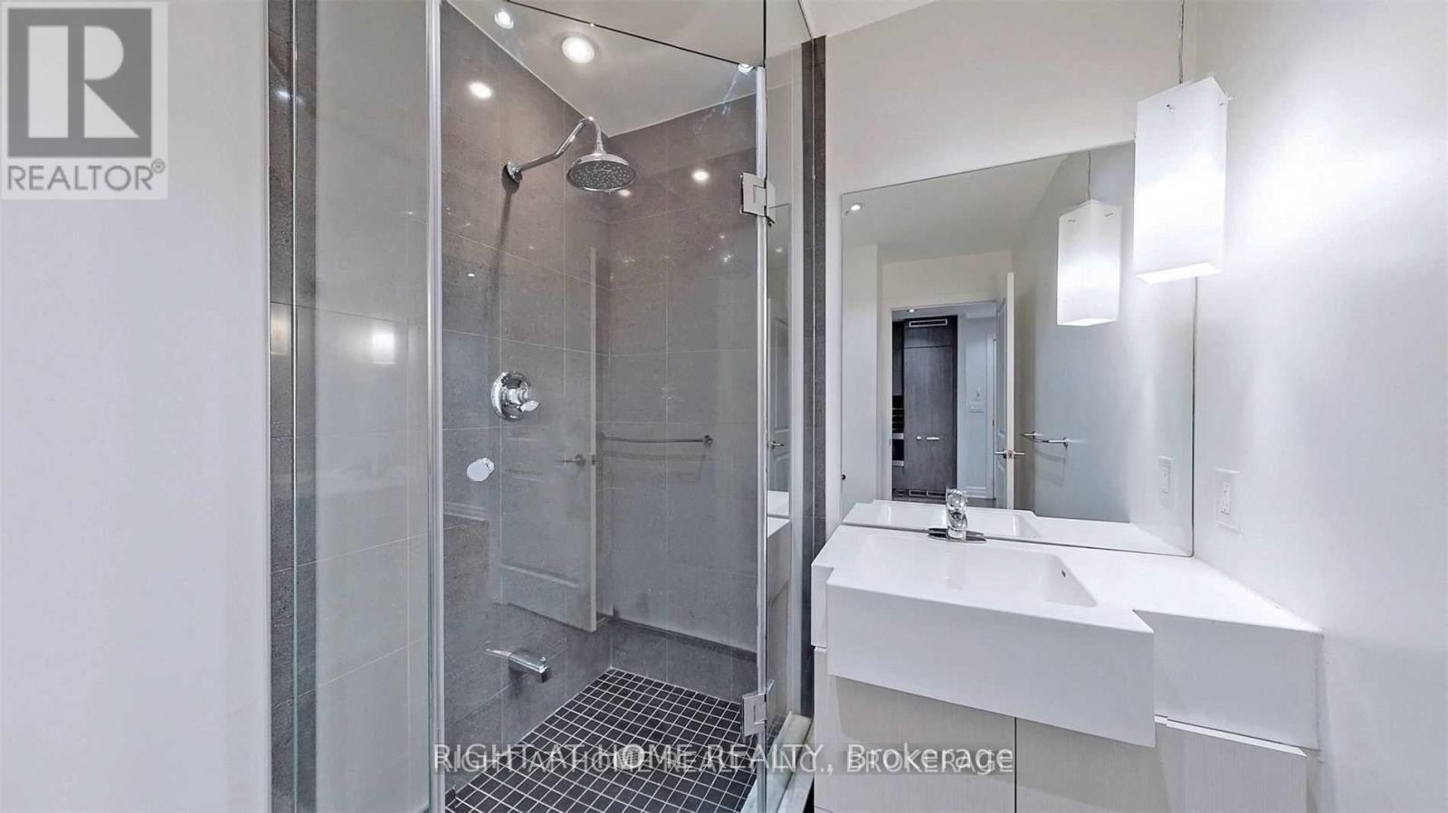 1512 - 8 The Esplanade Avenue, Toronto, Ontario  M5E 0A6 - Photo 27 - C12459581