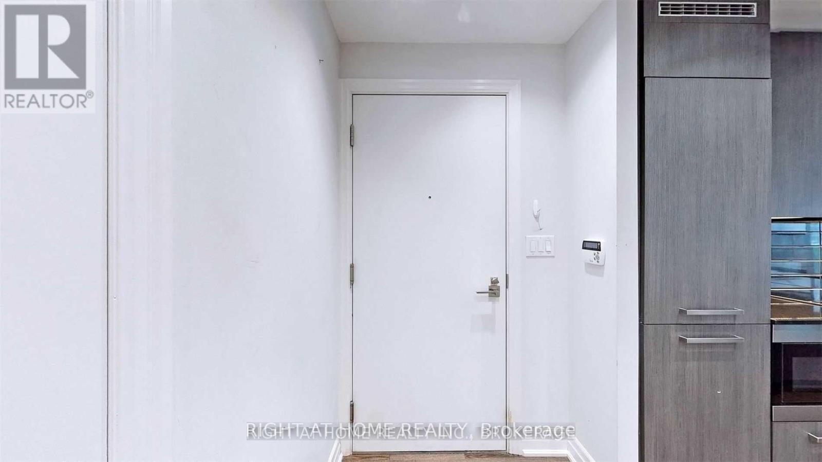 1512 - 8 The Esplanade Avenue, Toronto, Ontario  M5E 0A6 - Photo 6 - C12459581