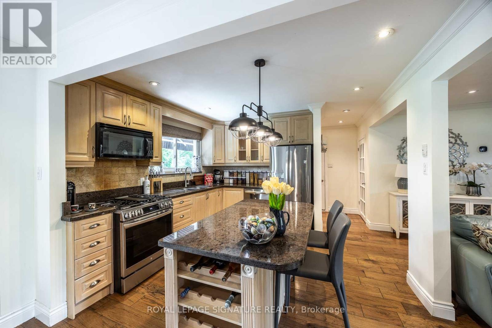 105 Catalina Drive, Toronto, Ontario  M1M 1K7 - Photo 3 - E12427437