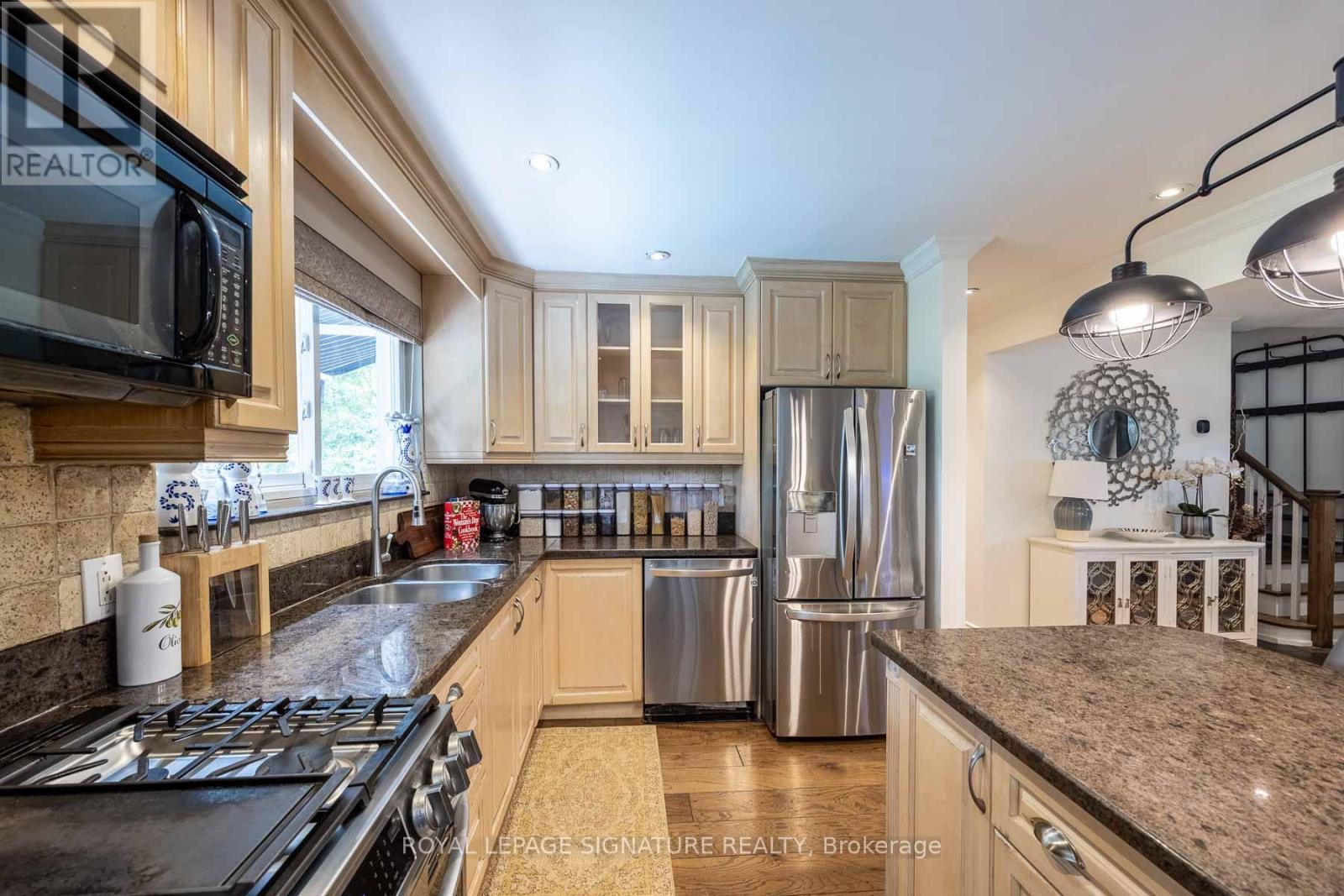 105 Catalina Drive, Toronto, Ontario  M1M 1K7 - Photo 4 - E12427437