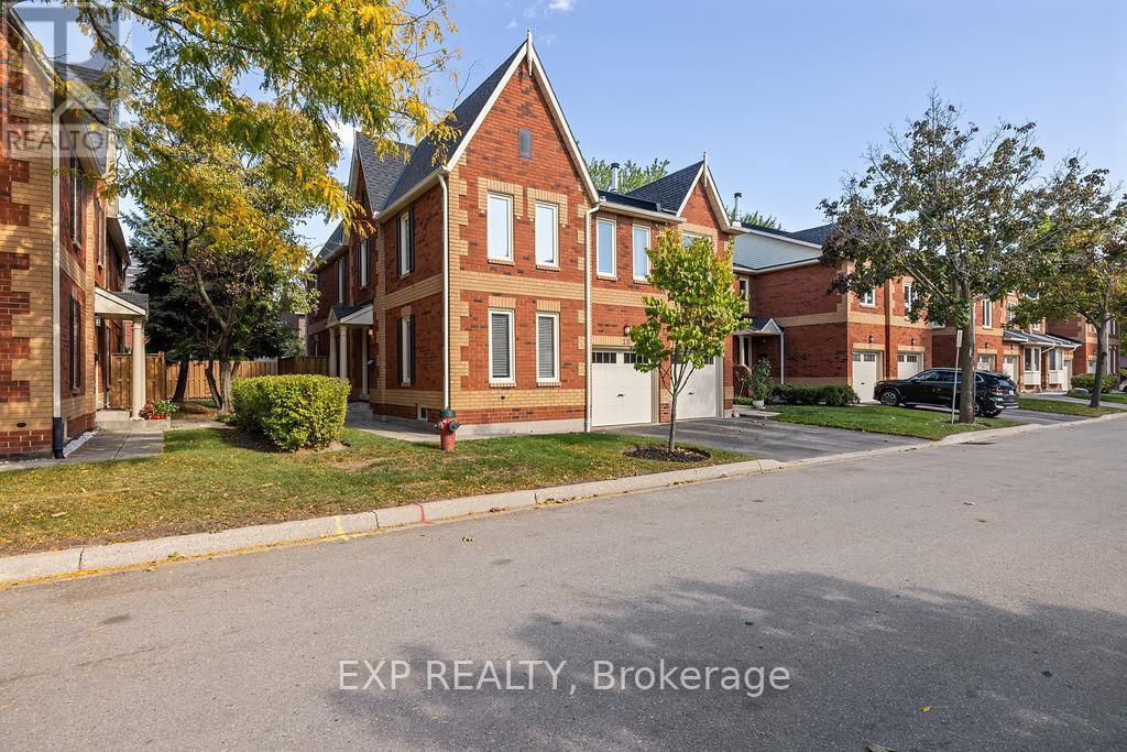 15 - 2006 Glenada Crescent, Oakville, Ontario  L6H 5R9 - Photo 2 - W12459606