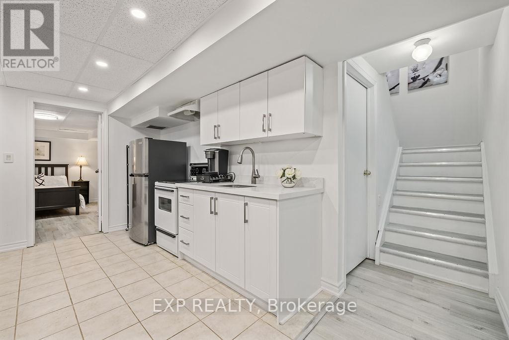 15 - 2006 Glenada Crescent, Oakville, Ontario  L6H 5R9 - Photo 28 - W12459606