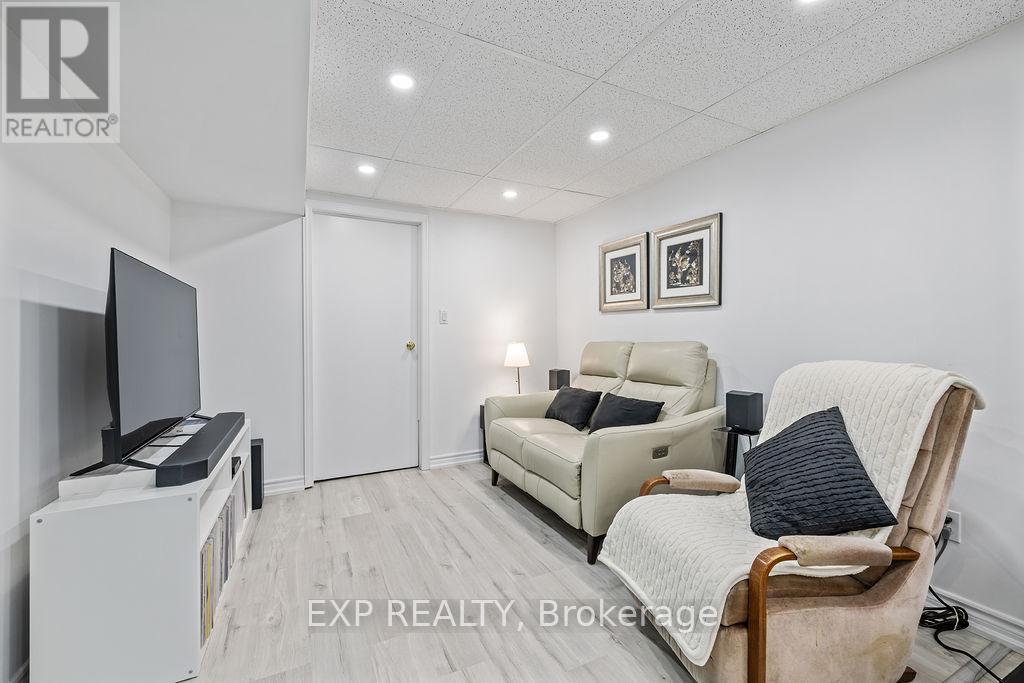 15 - 2006 Glenada Crescent, Oakville, Ontario  L6H 5R9 - Photo 31 - W12459606