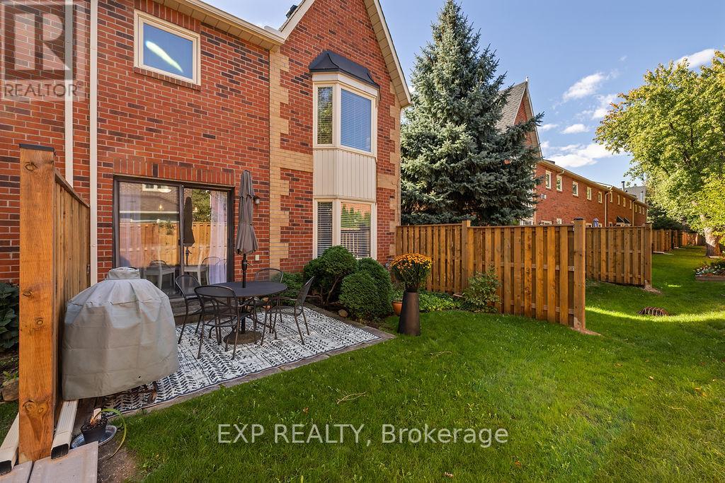 15 - 2006 Glenada Crescent, Oakville, Ontario  L6H 5R9 - Photo 32 - W12459606