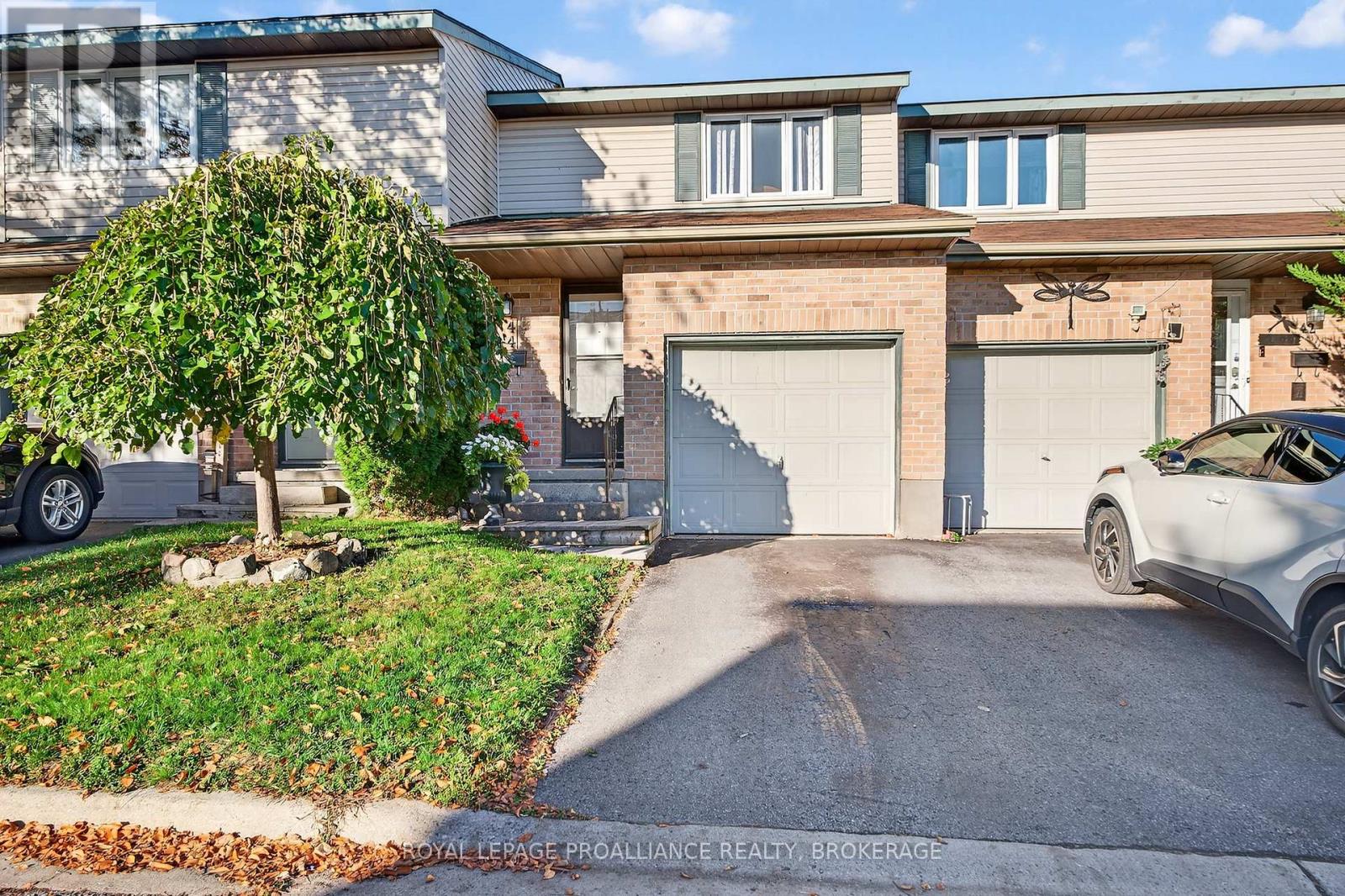 44 ST PAULS PLACE, kingston (west of sir john a. blvd), Ontario