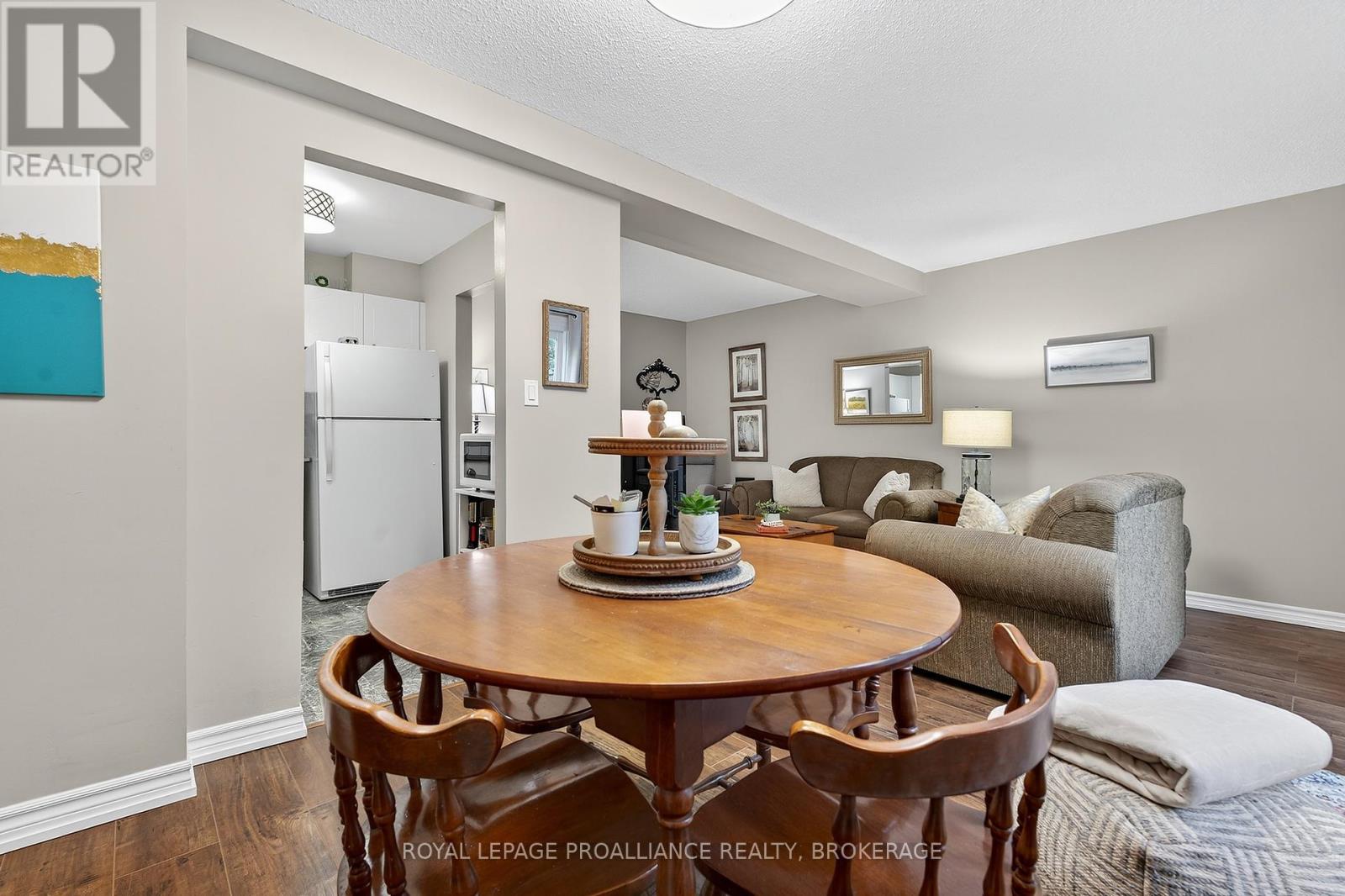 44 St Pauls Place, Kingston (West Of Sir John A. Blvd), Ontario  K7M 7S4 - Photo 10 - X12459622