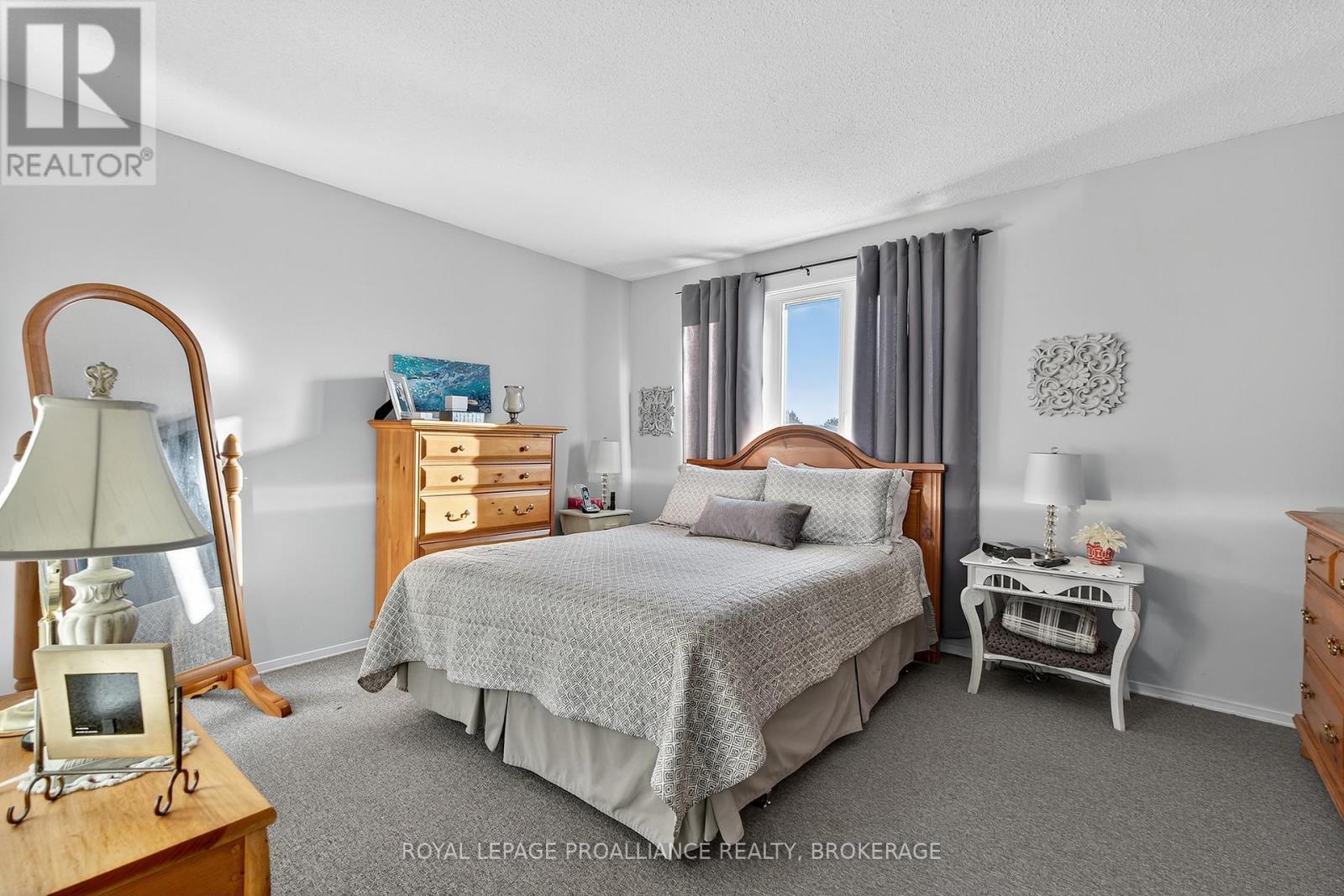 44 St Pauls Place, Kingston (West Of Sir John A. Blvd), Ontario  K7M 7S4 - Photo 13 - X12459622