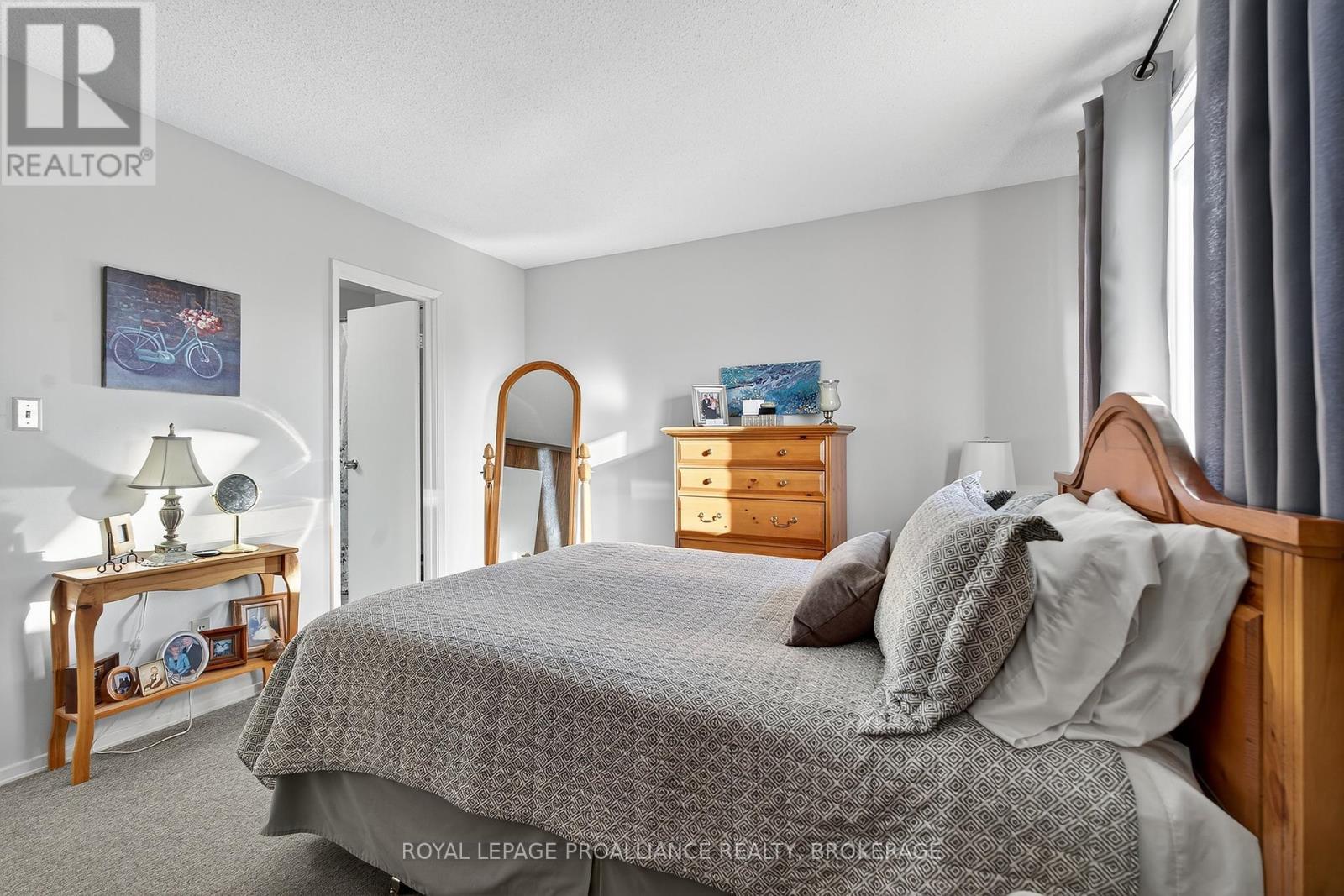 44 St Pauls Place, Kingston (West Of Sir John A. Blvd), Ontario  K7M 7S4 - Photo 14 - X12459622