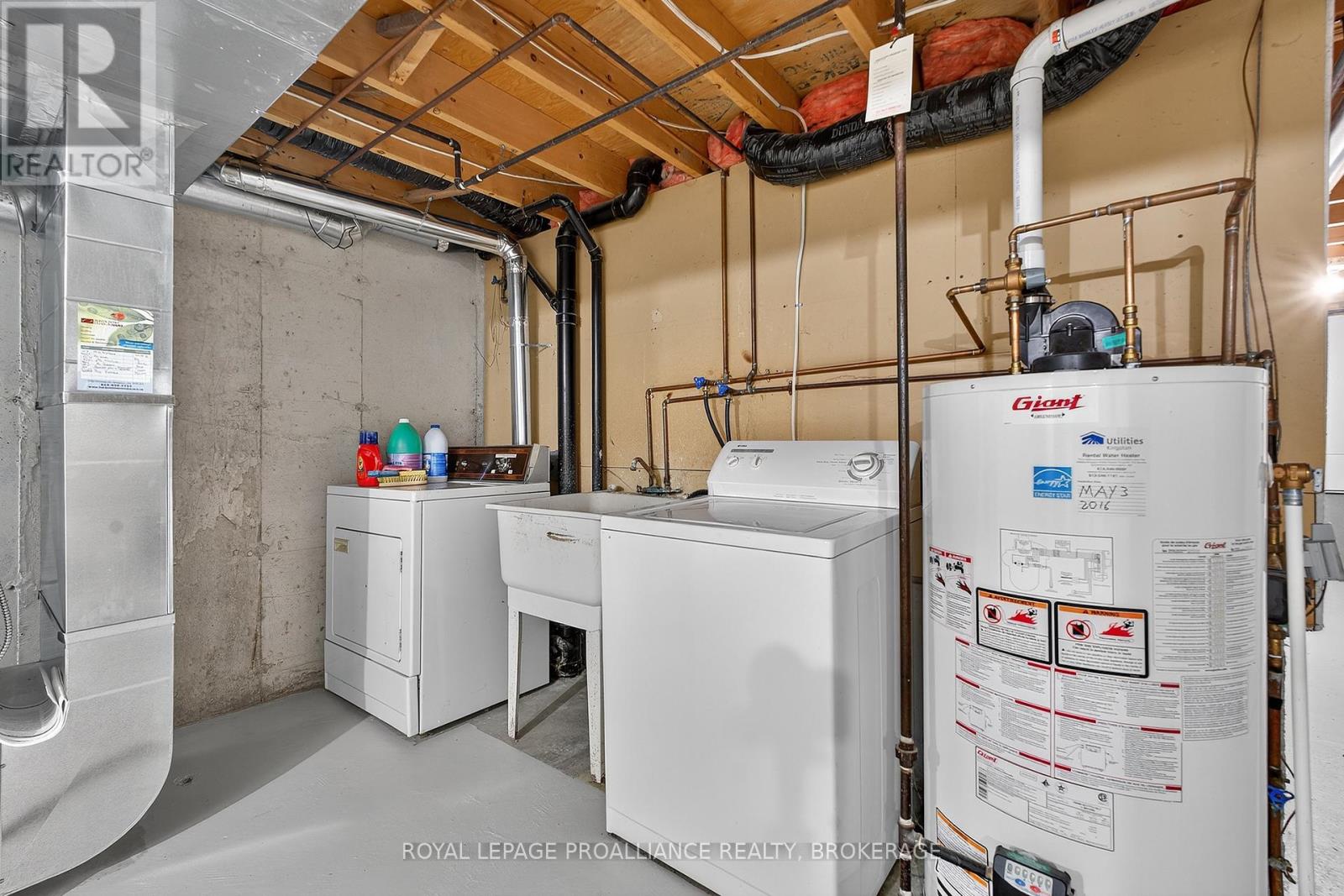44 St Pauls Place, Kingston (West Of Sir John A. Blvd), Ontario  K7M 7S4 - Photo 24 - X12459622
